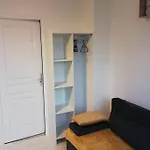 Studio Lumineux Plein De Charme
